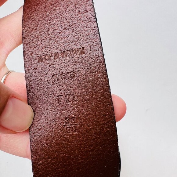 Ralph Lauren NWOT men’s leather belt with brass buckle, Size 36 - Picture 4 of 8